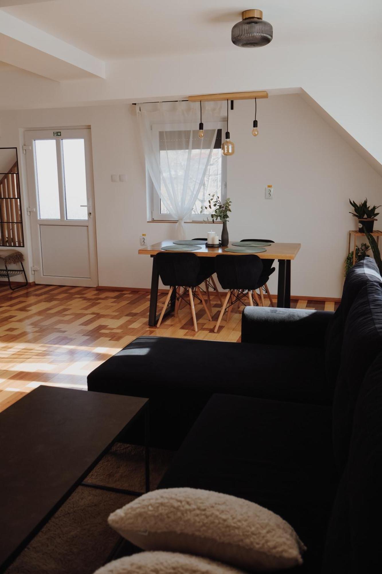 Doux Apartman Odorheiu Secuiesc Buitenkant foto
