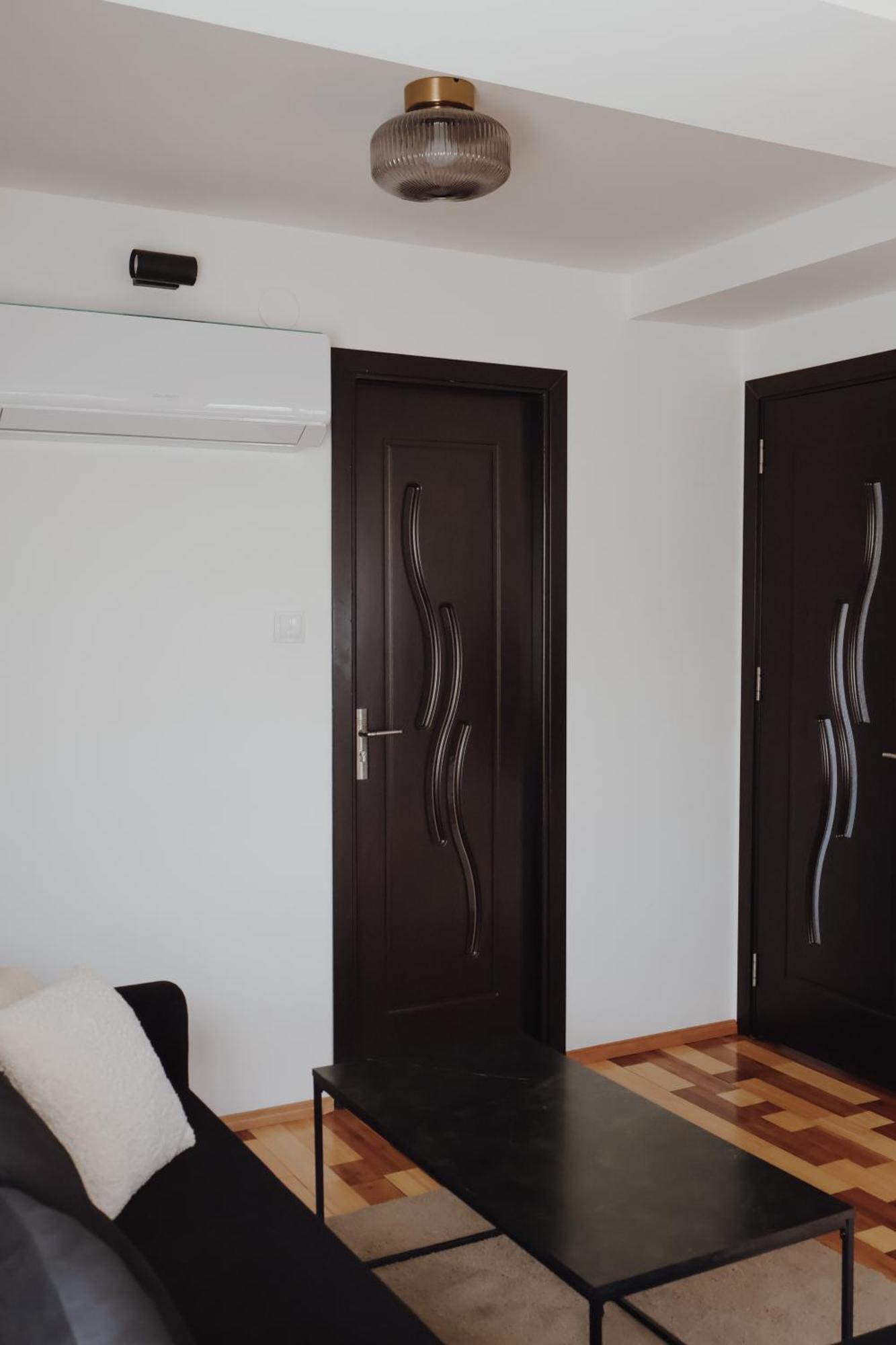 Doux Apartman Odorheiu Secuiesc Buitenkant foto